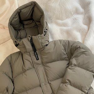 Aritzia TNA Super Puff Original - Modern Taupe XS